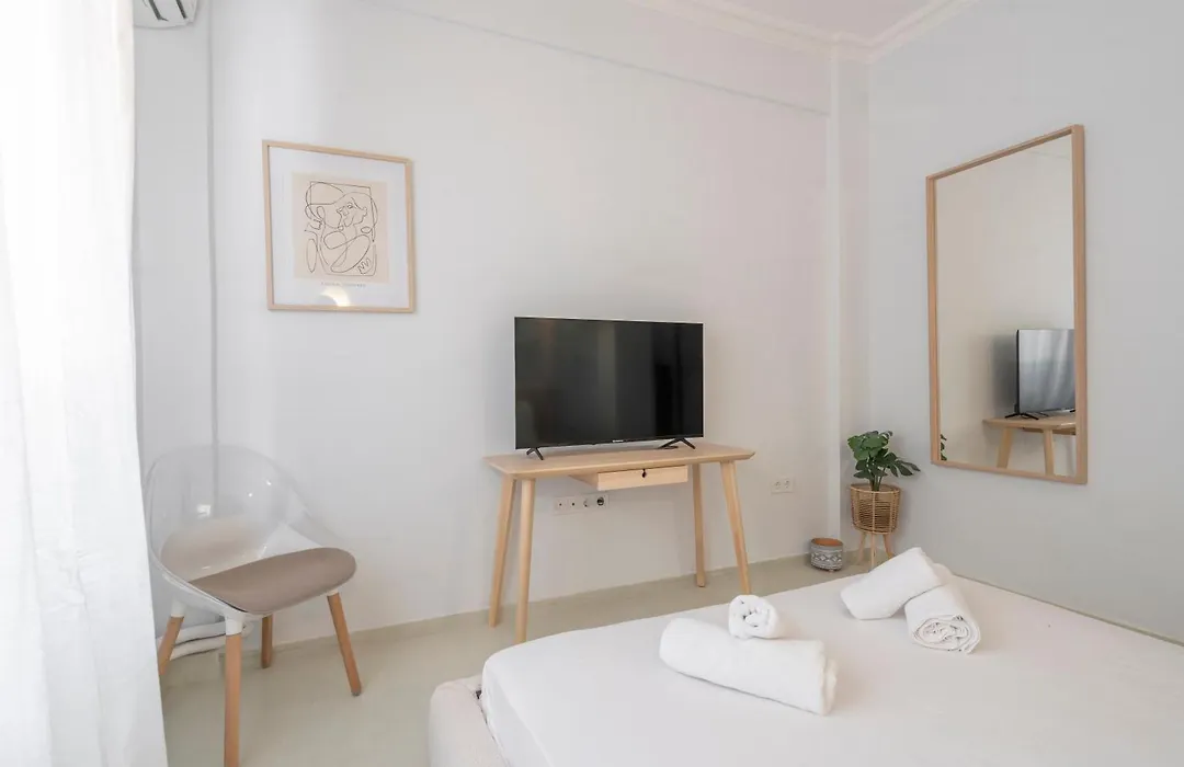 New Renovated Cosy Studio In Koukaki-1